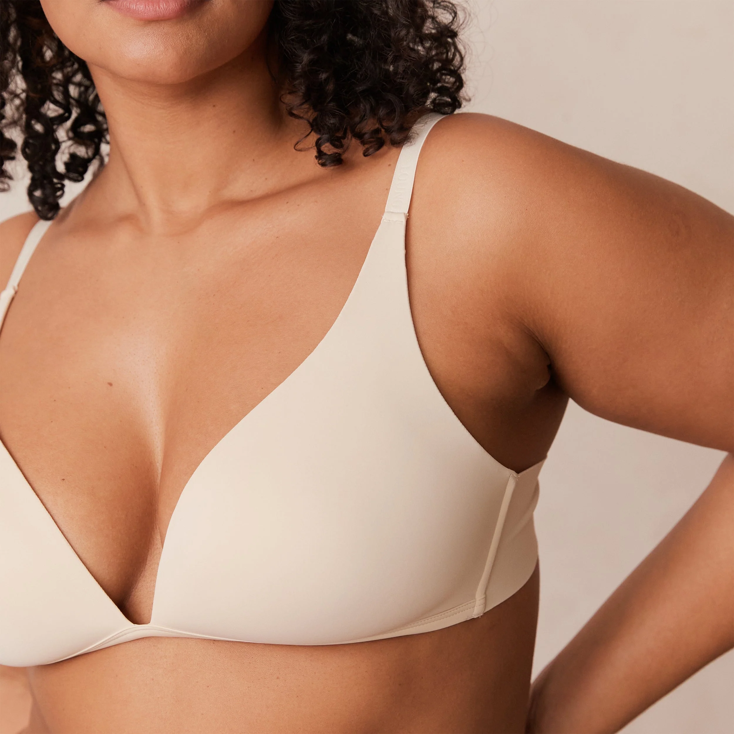 Light Non-Wired Plunge T-Shirt Bra - Latte - Image 10