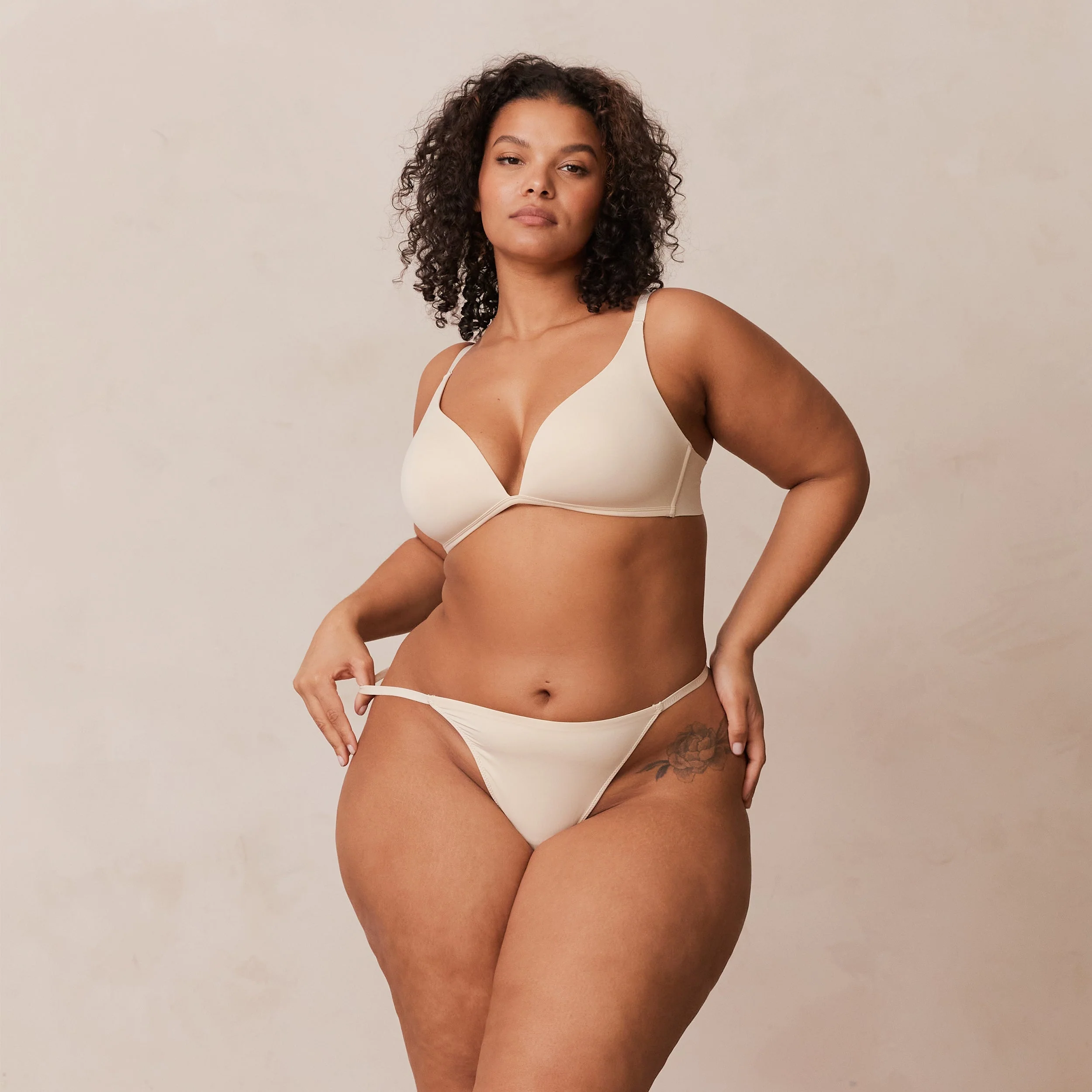 Light Non-Wired Plunge T-Shirt Bra - Latte - Image 7
