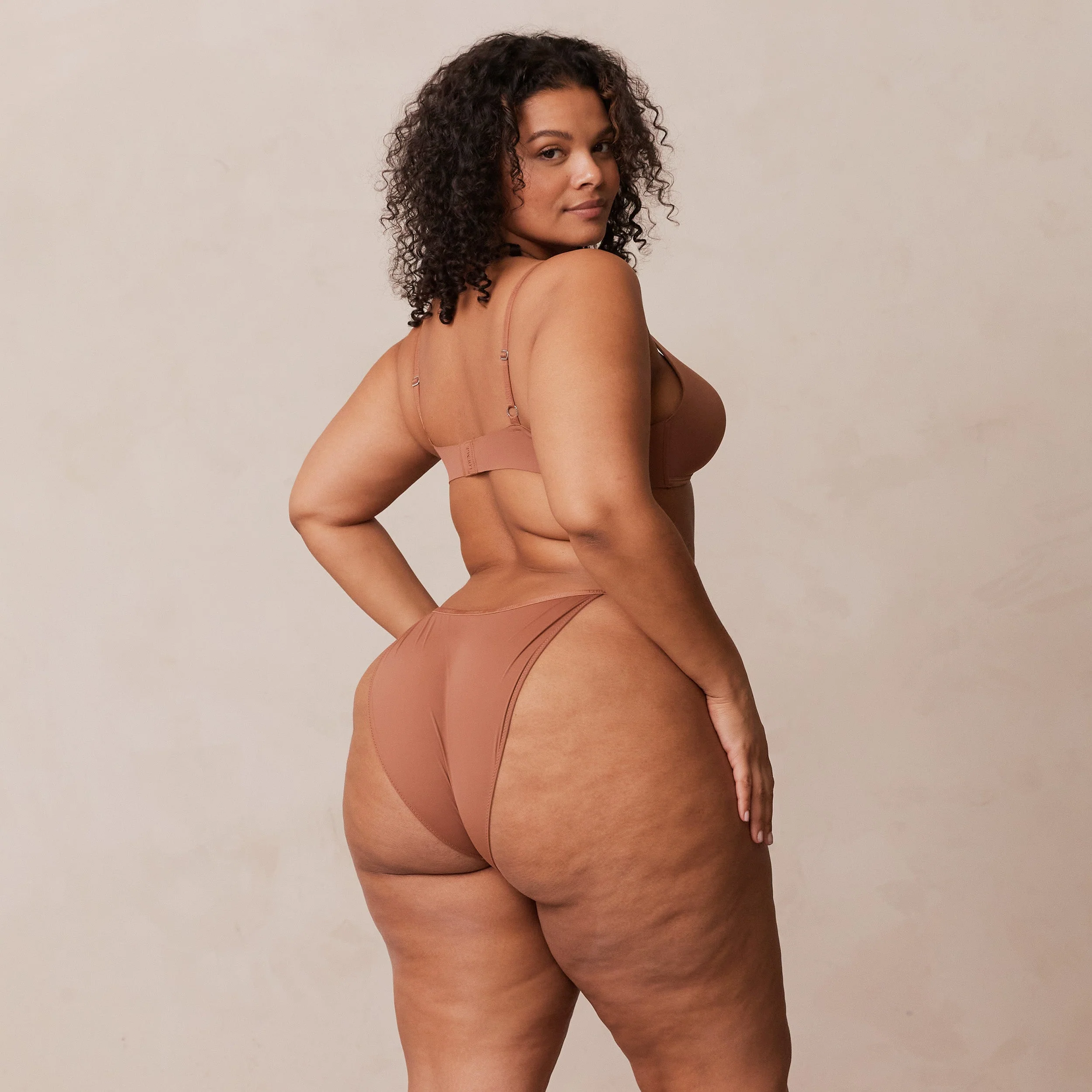 Light Non-Wired Plunge T-Shirt Bra - Mocha - Image 20
