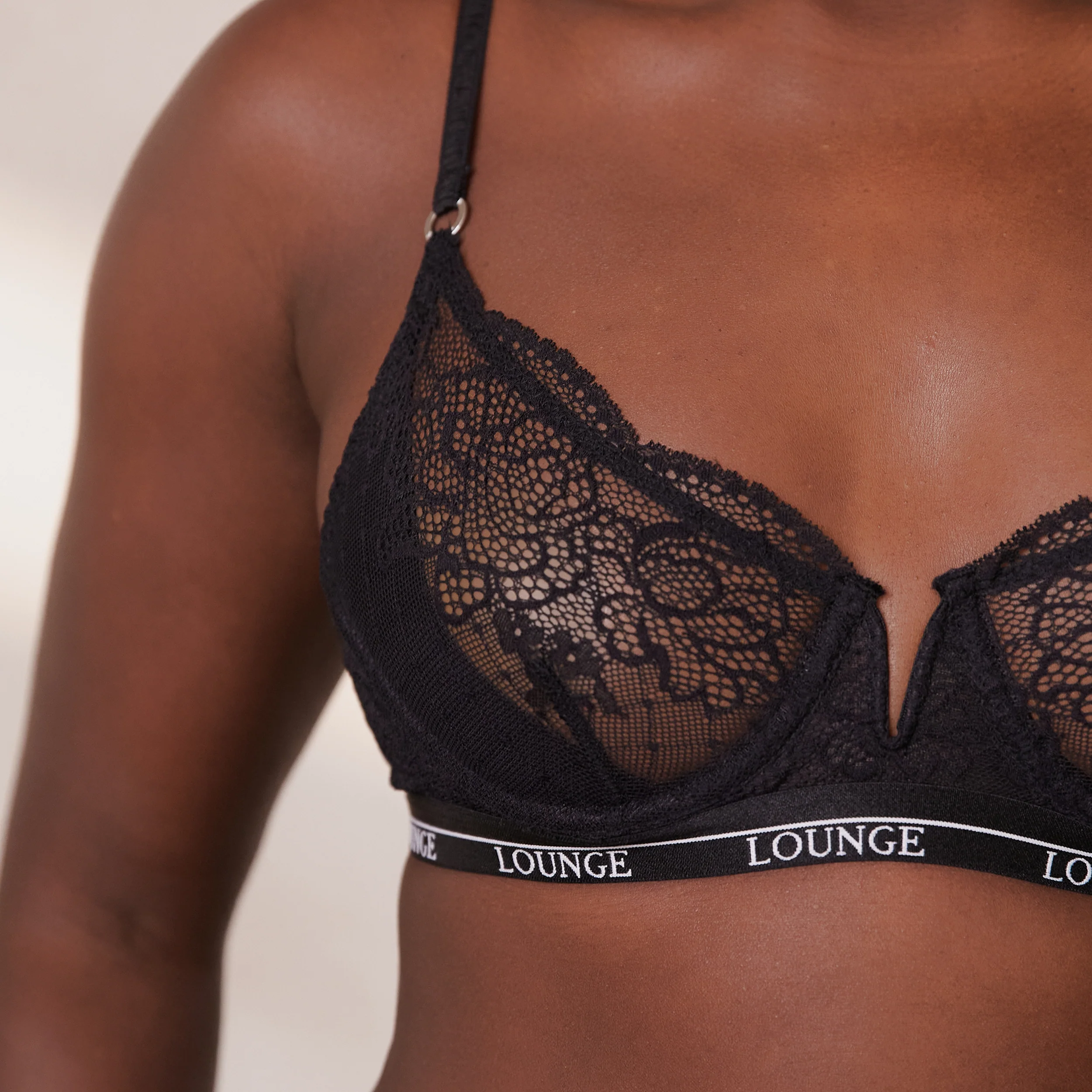 Royal Balcony Bra  - Black - Image 10