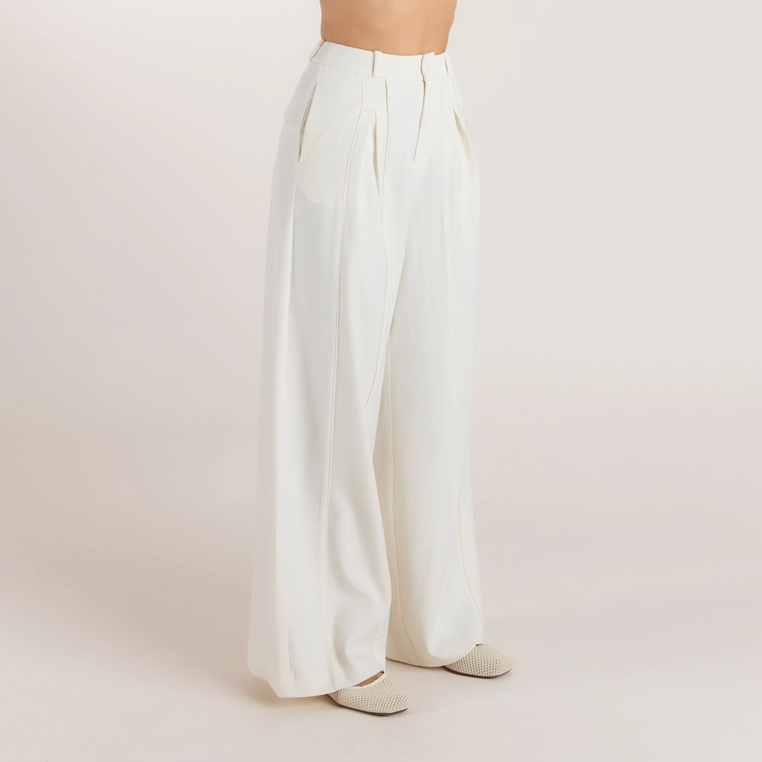 Wide-Leg Pleat Detail Trousers - Off White - Image 6